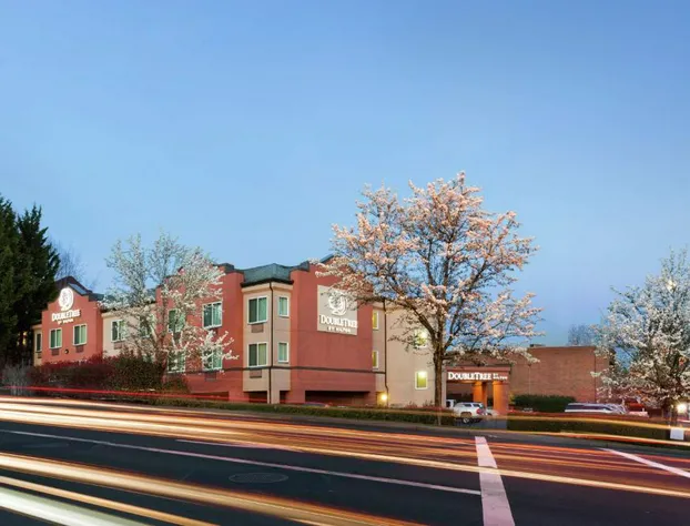 DoubleTree by Hilton Portland - Tigard hotel detail image 1