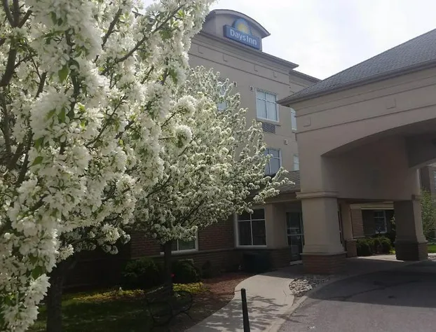 Days Inn by Wyndham Ottawa Airport hotel detail image 4