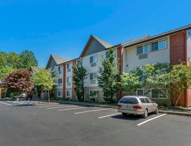 Comfort Inn & Suites Tualatin - Lake Oswego South hotel detail image 3