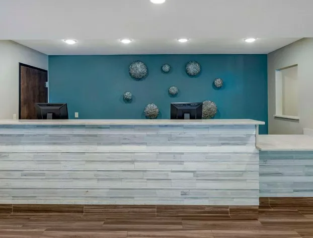 Comfort Inn & Suites Tualatin - Lake Oswego South hotel detail image 4