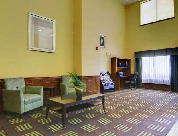 Holiday Inn Express Hotel & Stes Kansas City Sports Complex by IHG hotel detail image 1