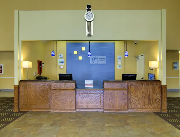 Holiday Inn Express Hotel & Stes Kansas City Sports Complex by IHG hotel detail image 4