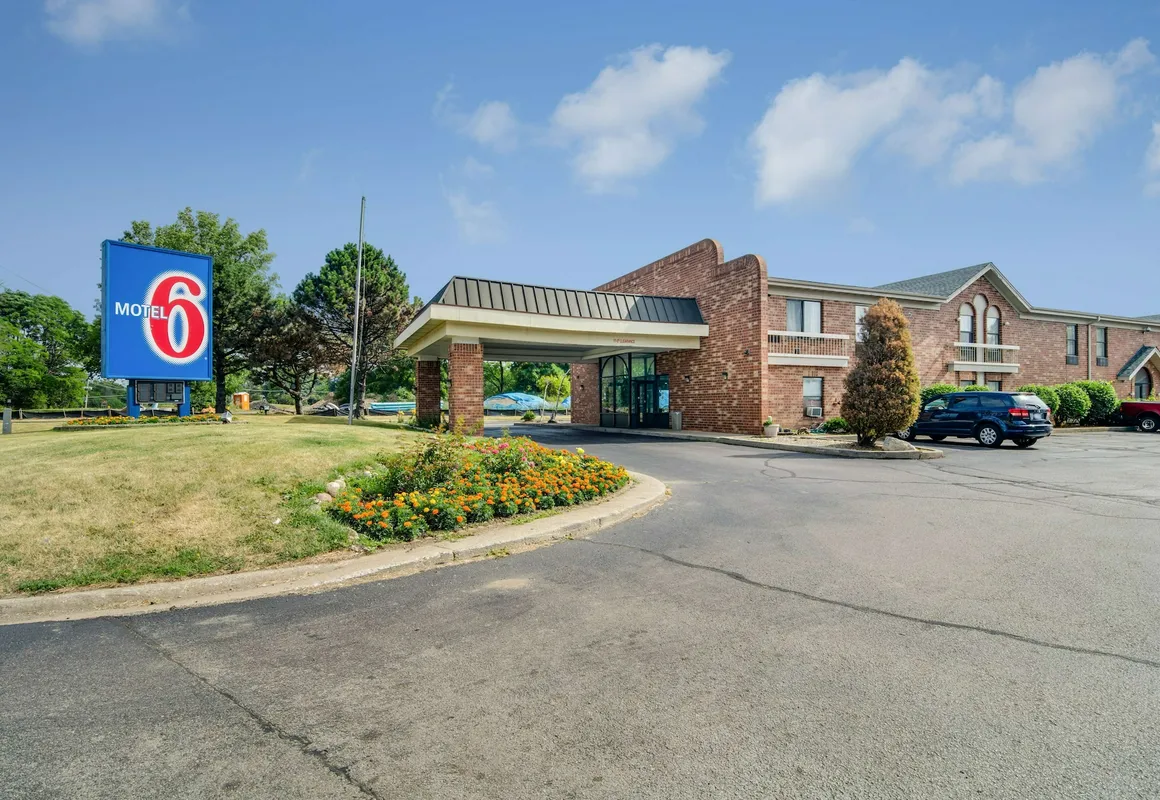 Motel 6 Waukegan, IL hotel hero