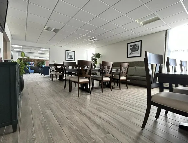 Clarion Inn & Suites Grand Rapids Airport hotel detail image 4
