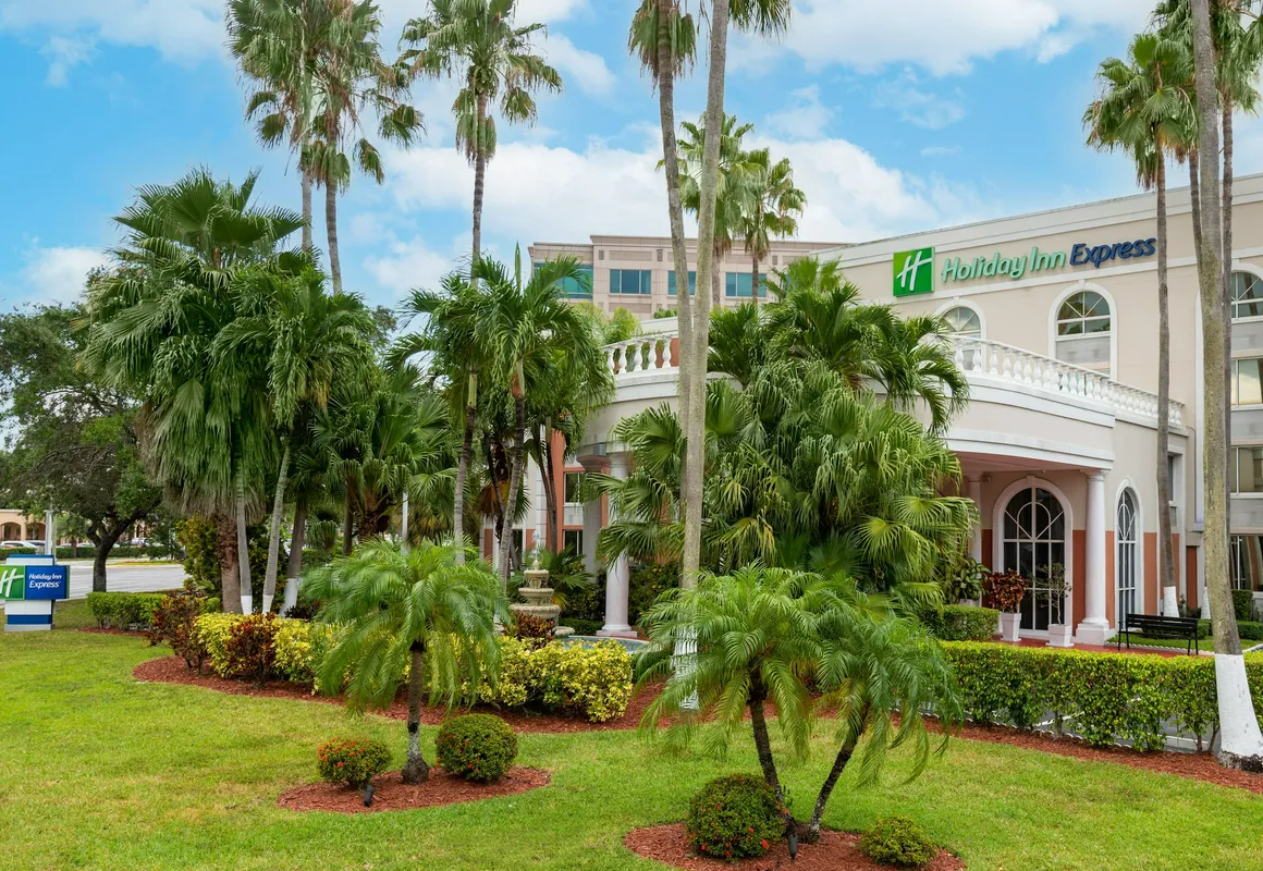 Holiday Inn Express Miami Airport Doral Area by IHG hotel hero