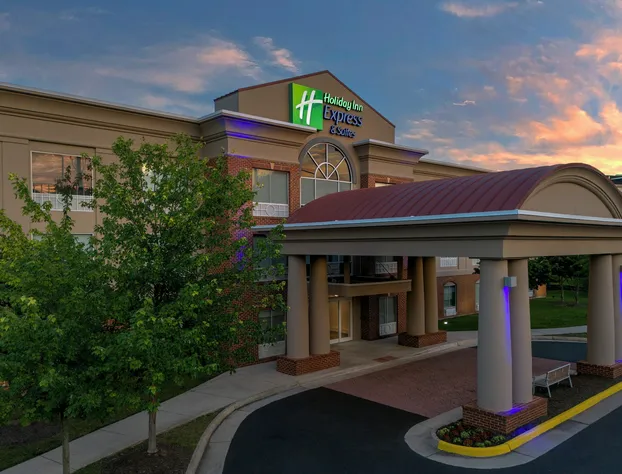 Holiday Inn Express & Suites Alexandria - Fort Belvoir by IHG hotel detail image 1