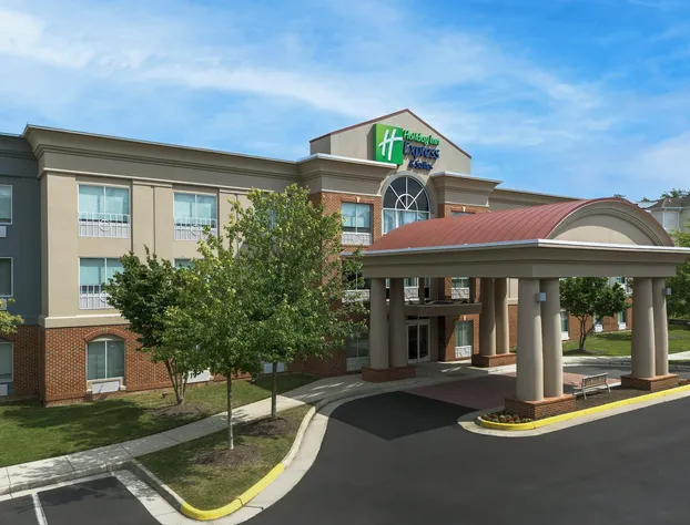 Holiday Inn Express & Suites Alexandria - Fort Belvoir by IHG hotel detail image 2