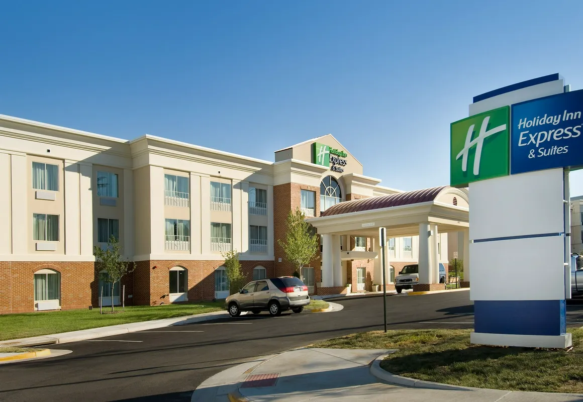 Holiday Inn Express & Suites Alexandria - Fort Belvoir by IHG hotel hero