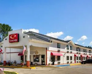 Econo Lodge Grand Forks hotel hero