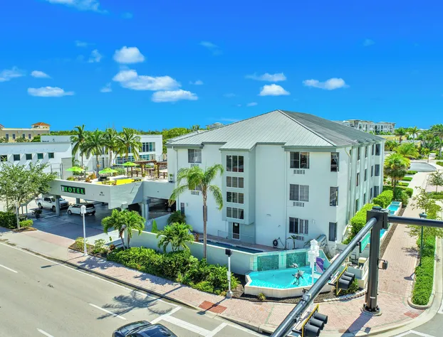 Naples Park Central Hotel hotel detail image 1