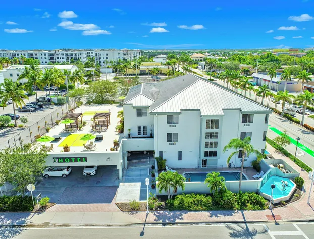 Naples Park Central Hotel hotel detail image 2
