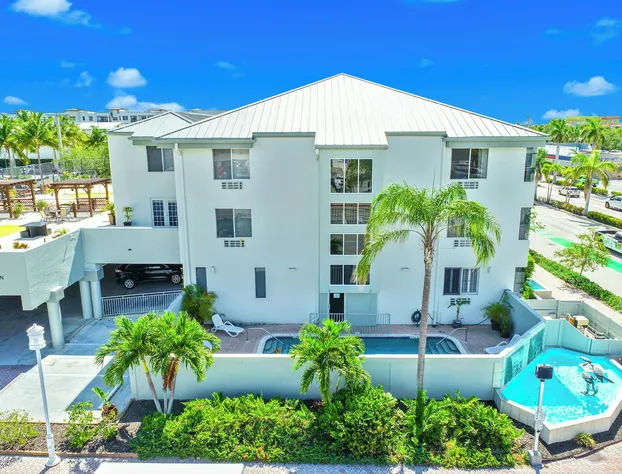 Naples Park Central Hotel hotel detail image 3