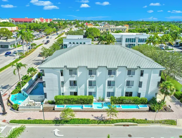 Naples Park Central Hotel hotel detail image 4