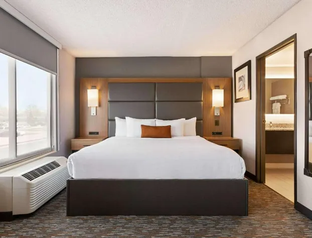 Wingate by Wyndham - Cincinnati - Blue Ash hotel detail image 4