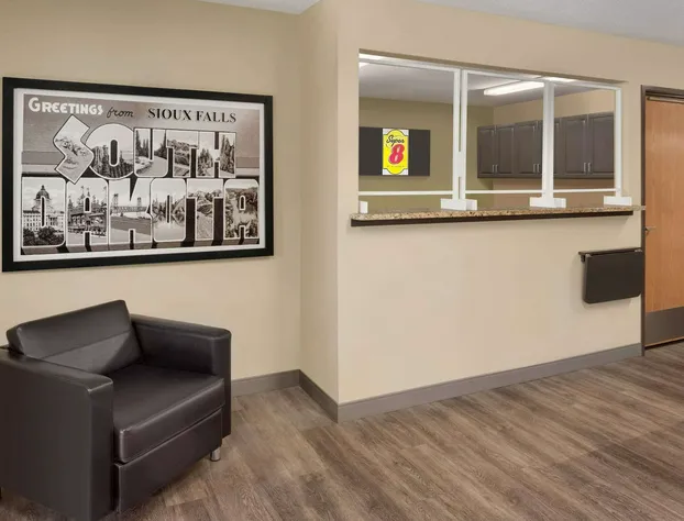 Super 8 by Wyndham Sioux Falls hotel detail image 2