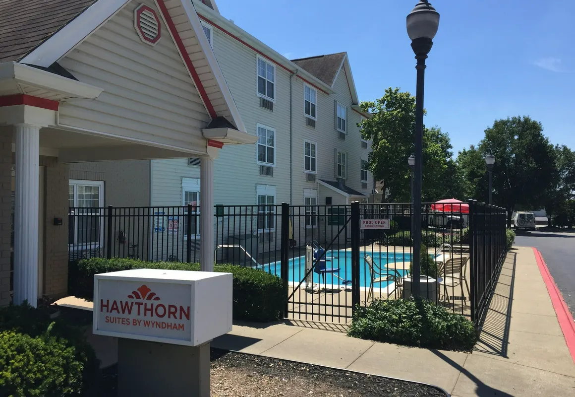 Hawthorn Suites By Wyndham Louisville North hotel hero