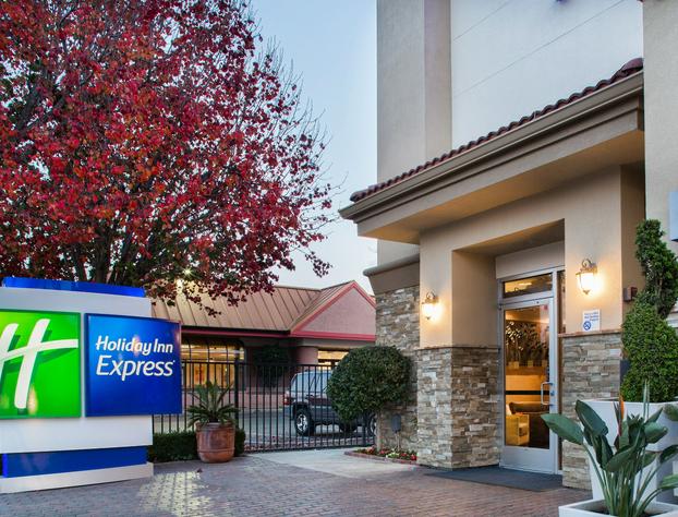 Holiday Inn Express Redwood City-Central by IHG hotel detail image 2