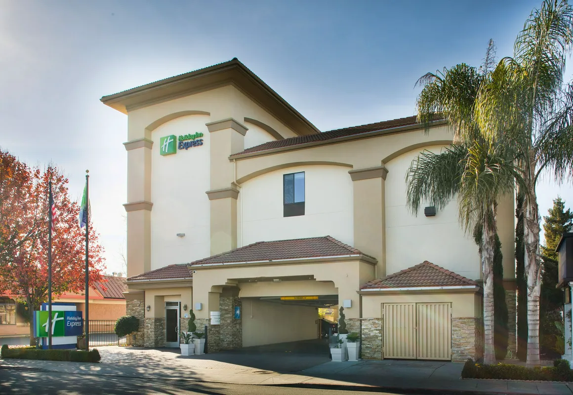 Holiday Inn Express Redwood City-Central by IHG hotel hero