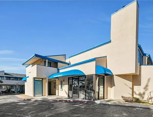 Bay Breeze Inn hotel detail image 1