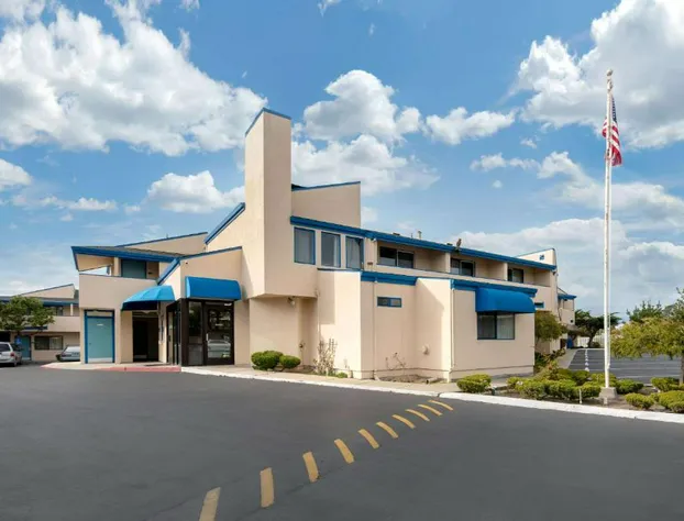 Bay Breeze Inn hotel detail image 2