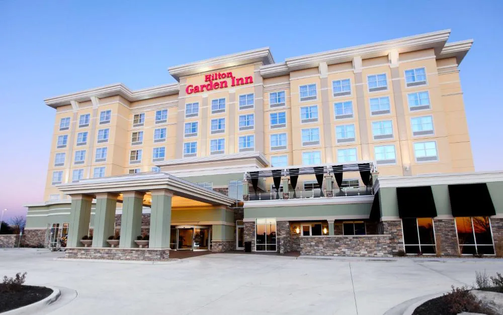 Hilton Garden Inn Olathe hotel hero