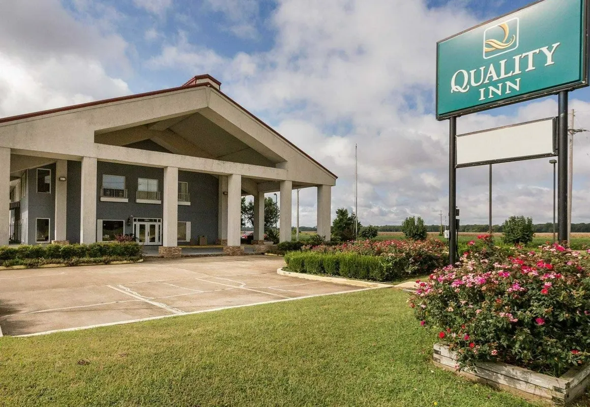 Quality Inn Robinsonville hotel hero