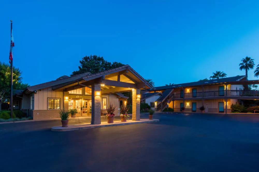 El Pueblo Inn hotel hero