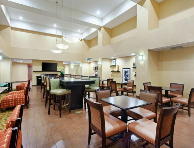 Hampton Inn & Suites Fresno-Northwest hotel detail image 3