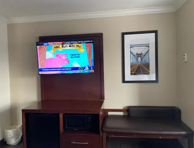 Comfort Suites Cincinnati North hotel detail image 2