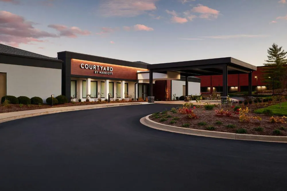 Courtyard by Marriott St Louis Creve Coeur hotel hero