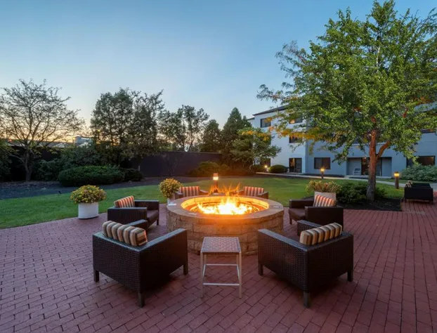 Courtyard by Marriott Columbus Airport hotel detail image 1