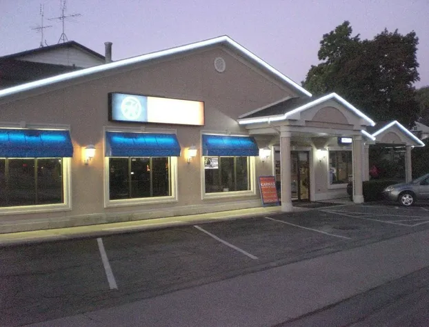 Howard Johnson by Wyndham Niagara Falls hotel detail image 1