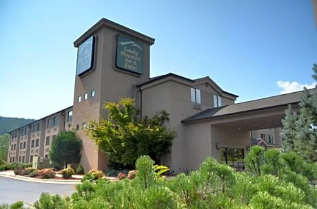 Smoky Mountain Inn & Suites hotel hero