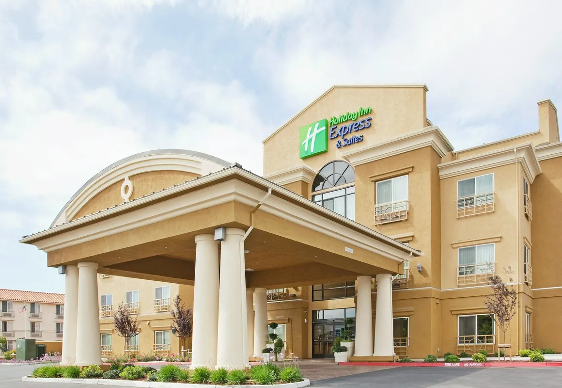 Holiday Inn Express & Suites Salinas by IHG hotel hero