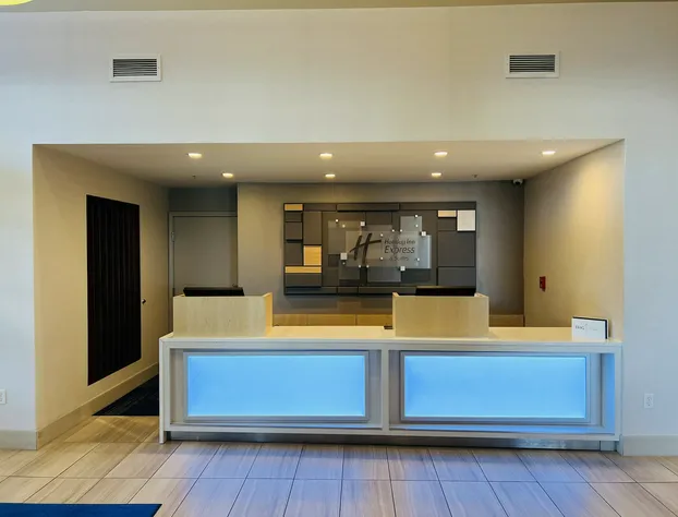 Holiday Inn Express & Suites Salinas by IHG hotel detail image 2