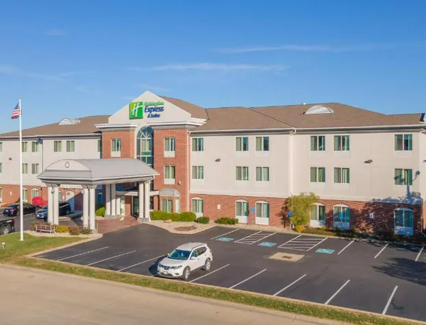 Holiday Inn Express Hotel & Suites Cincinnati-Blue Ash by IHG hotel detail image 2