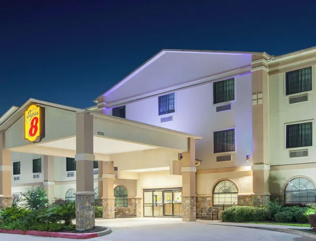 Super 8 by Wyndham IAH West/Greenspoint hotel detail image 1