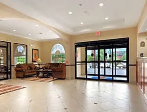 Super 8 by Wyndham IAH West/Greenspoint hotel detail image 3