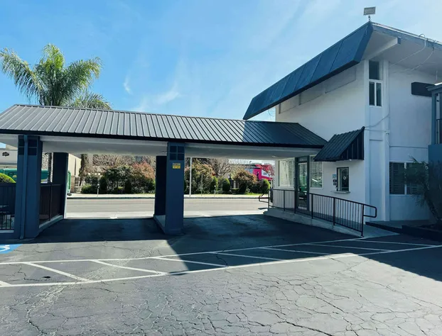 SureStay by Best Western Fresno Central hotel detail image 1