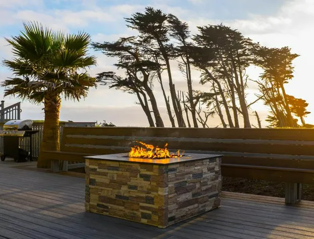 Surf & Sand Lodge hotel detail image 2