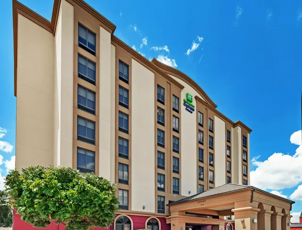 Holiday Inn Express & Suites Houston - Memorial Park Area by IHG hotel detail image 1
