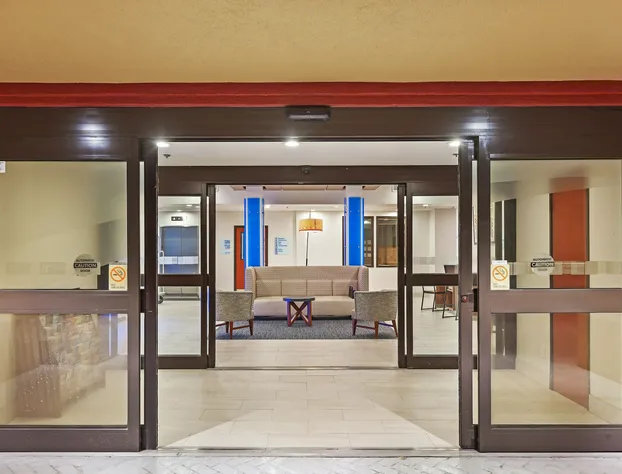 Holiday Inn Express & Suites Houston - Memorial Park Area by IHG hotel detail image 2