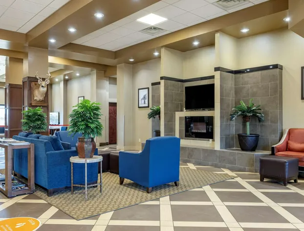 Comfort Suites Batesville hotel detail image 4