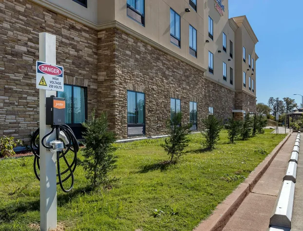 Comfort Suites Batesville hotel detail image 3