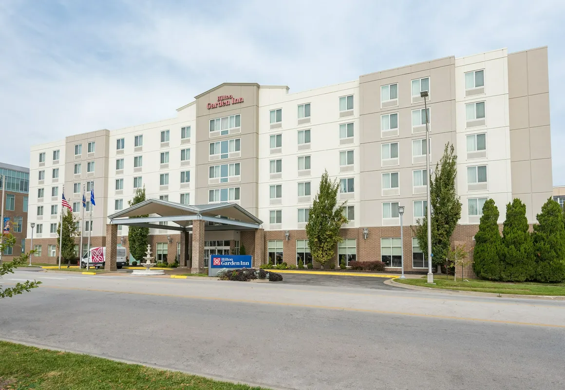 Hilton Garden Inn Kansas City hotel hero