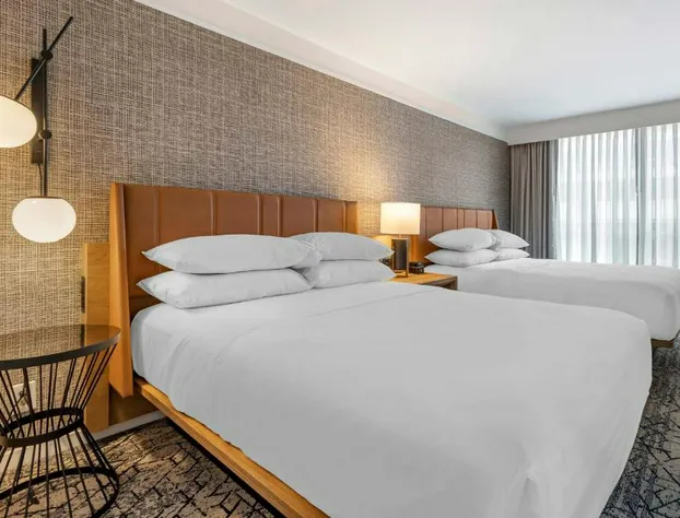 Sheraton Suites Old Town Alexandria hotel detail image 3