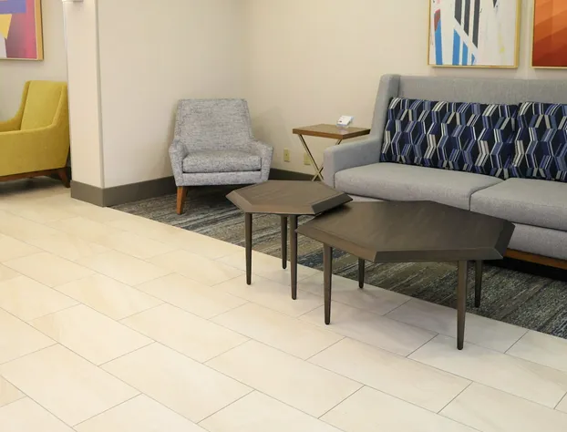 Holiday Inn Express Hotel & Suites Vancouver Mall by IHG hotel detail image 4