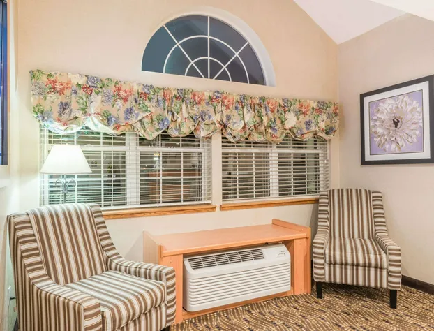 Microtel Inn & Suites by Wyndham Uncasville Casino Area hotel detail image 2