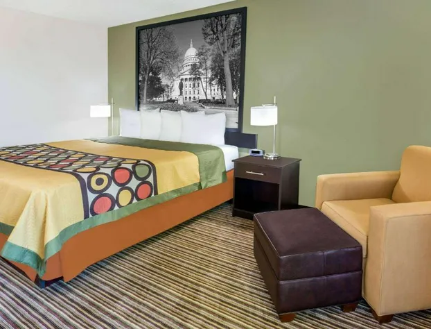 Super 8 by Wyndham Madison South hotel detail image 3