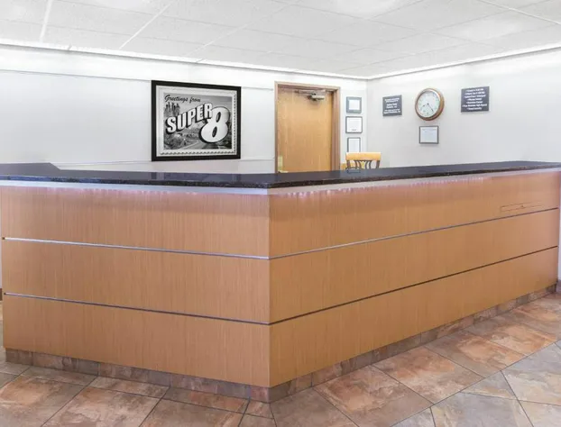 Super 8 by Wyndham Madison South hotel detail image 2